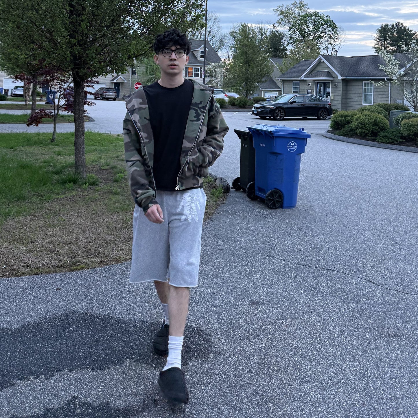 BAGGY SWEATSHORTS (GREY)