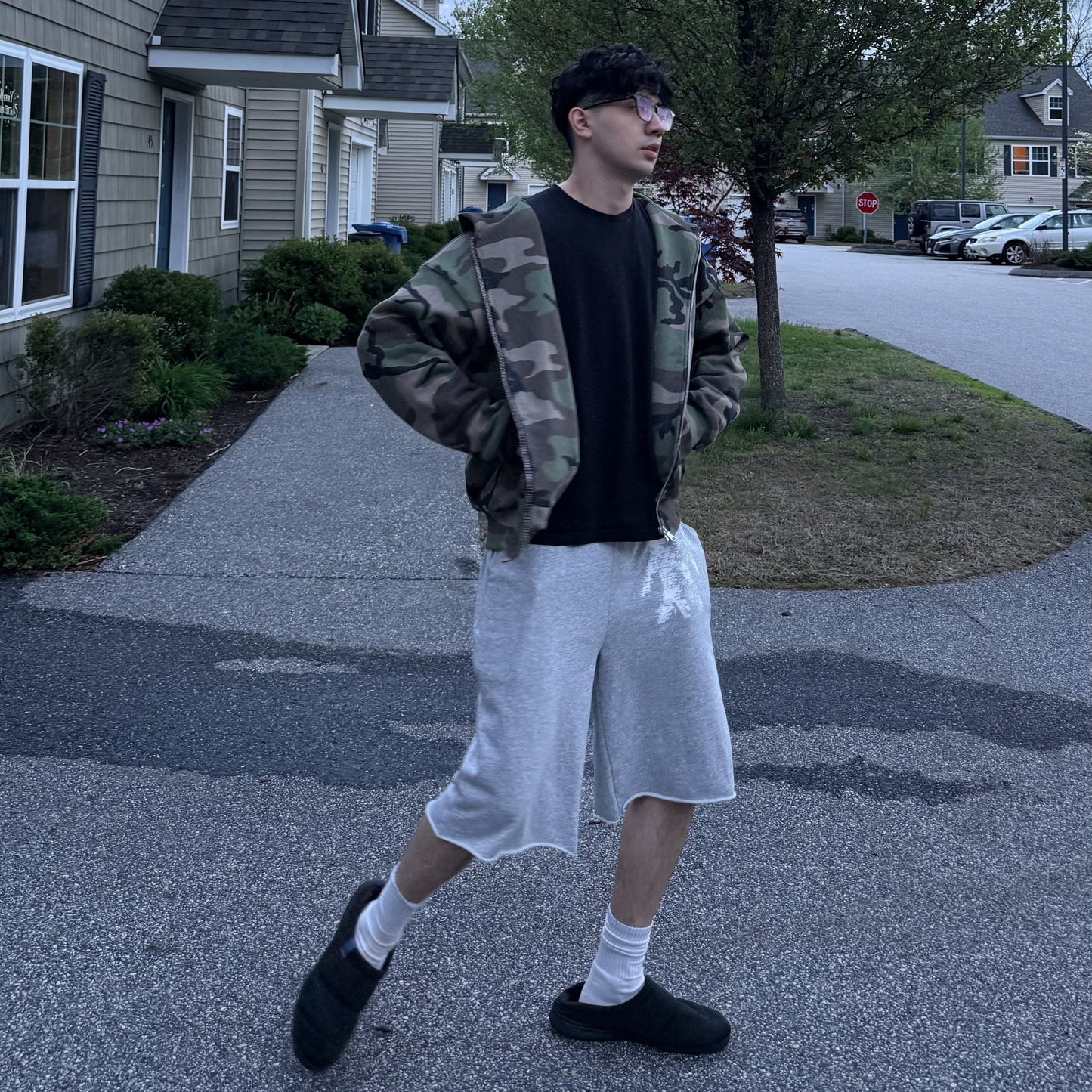 BAGGY SWEATSHORTS (GREY)